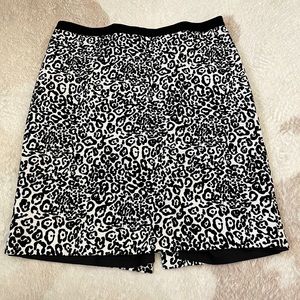 Ann Taylor leopard print a line pencil skirt